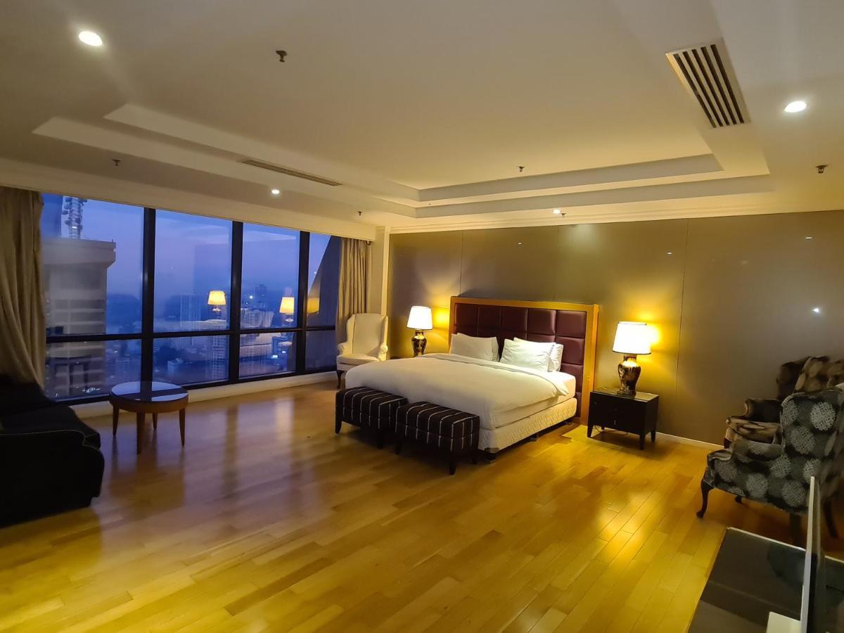 Raymond Suites At Berjaya Times Square Kuala Lumpur Kültér fotó